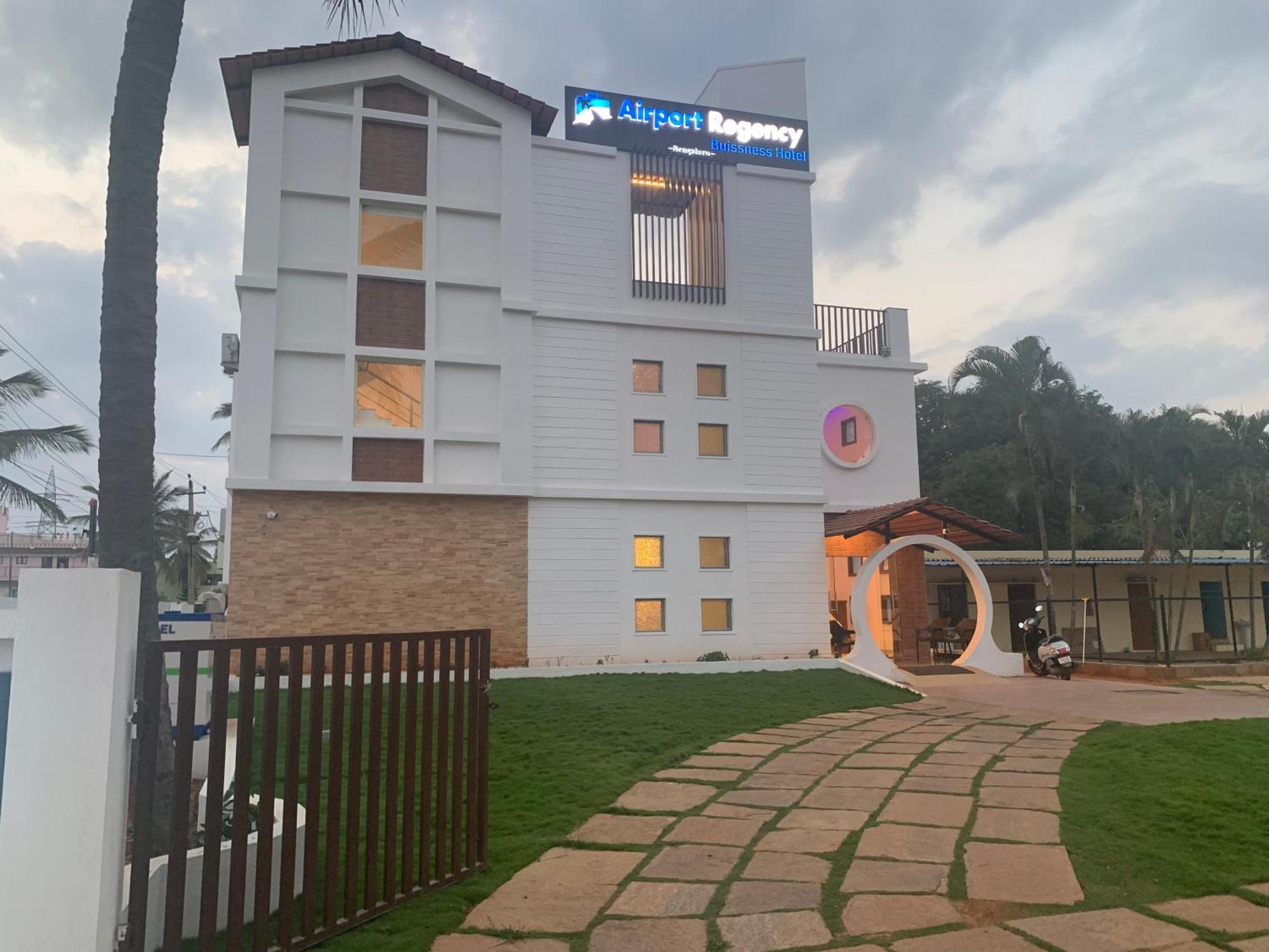 Airport Regency 호텔 Devanahalli 외부 사진